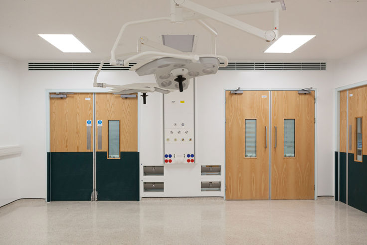 Alternate image of operating theatre within Crawley Hospital