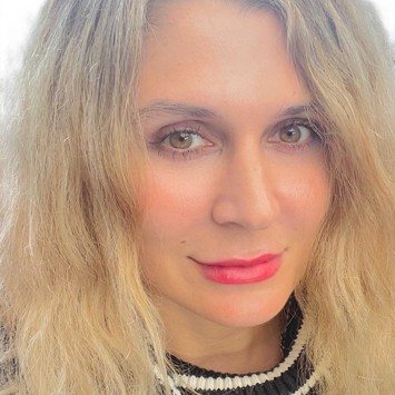 Headshot of Aneta Ausareny